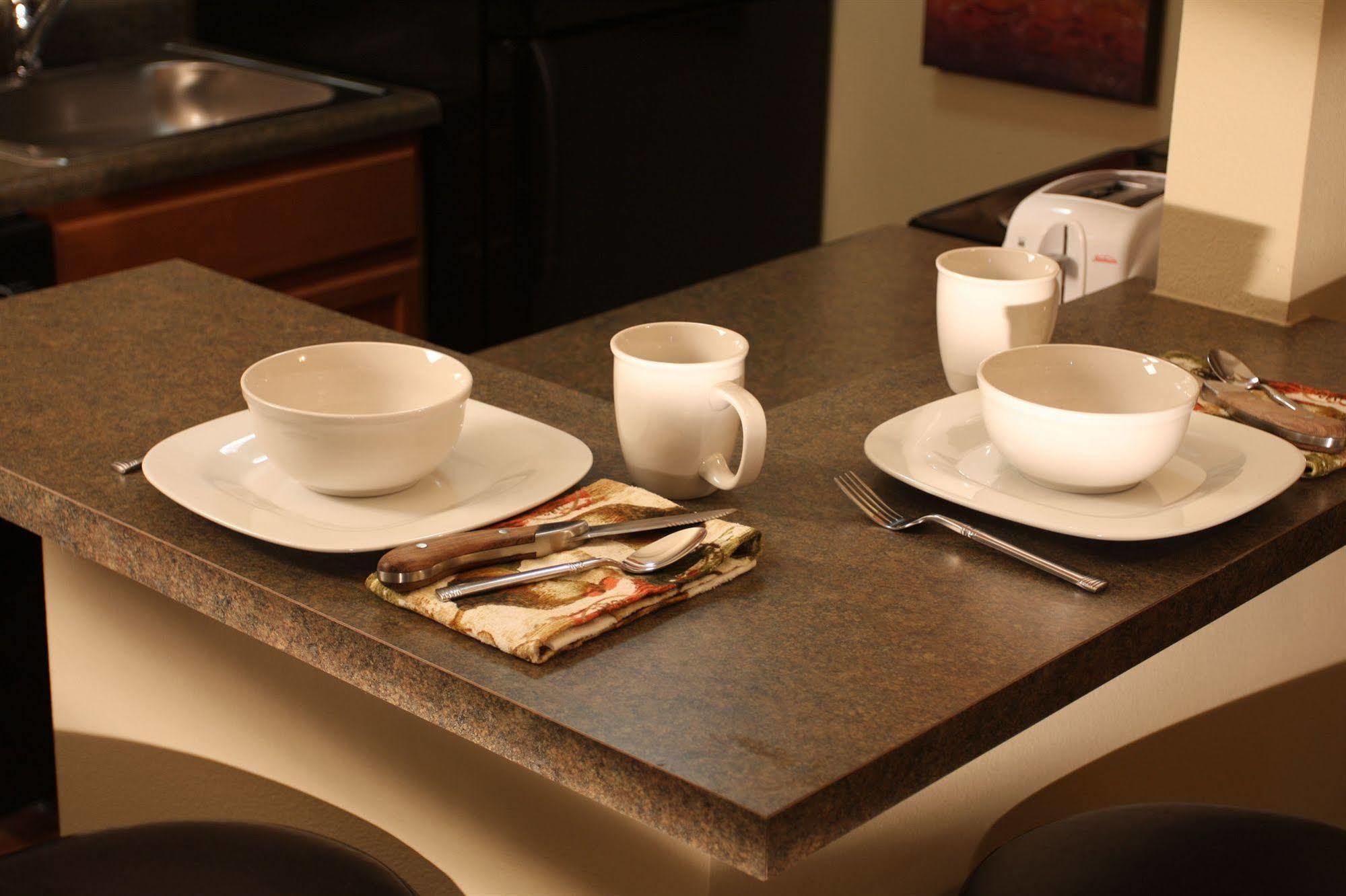 Eagle'S Den Suites Cotulla A Travelodge By Wyndham 외부 사진