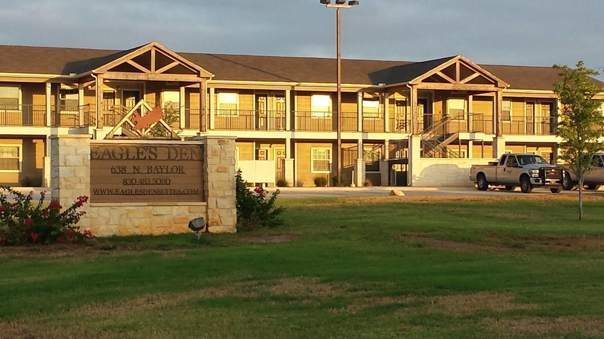 Eagle'S Den Suites Cotulla A Travelodge By Wyndham 외부 사진